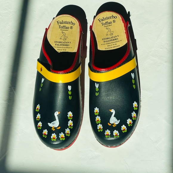 Falsterbo Tofflan Handmaid/Hand Painted Swedish Clogs - Picture 1 of 9